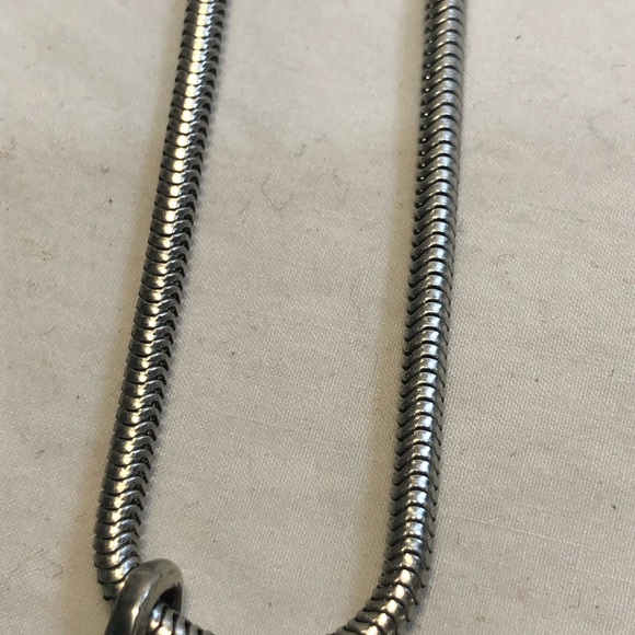 Vintage Silver Toned Necklace Matching Clip on Earrings, faux Jewelled accents - Picture 7 of 13